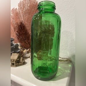 Vintage Anchor Hocking Owens Illinois 40oz Green Glass Water Juice Bottle. 9”
